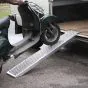 Lahka brv iz aluminija, brez roba, RAVNA - dolžina mm: 1500,  širina mm: 200,  Nosilnost kg/par *: 360,  Teža kg/kos: 3