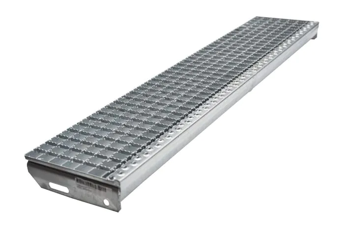 Protidrsne stopnice mrežne rešetke 30x30mm, vroče-cinkano - dolžina mm: 1200, širina mm: 240, razdalja med luknjami: 120, teža v kg na kos: 8.5