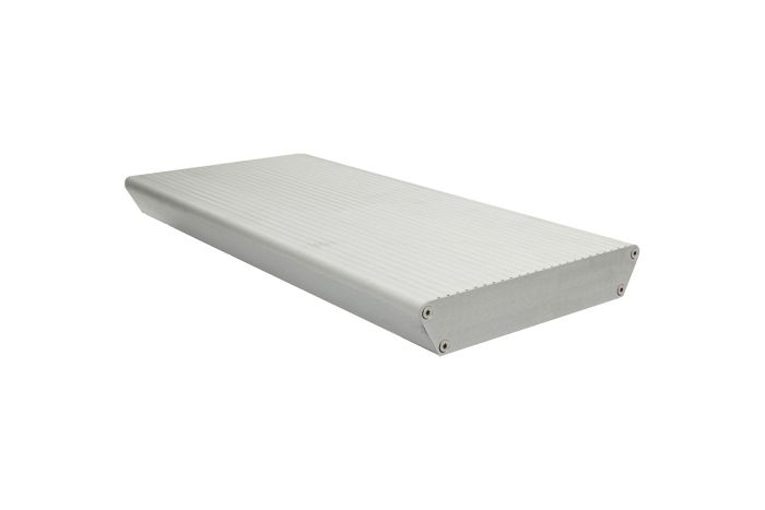 Alu stopnice - protidrsne vključno z 2 pokrovi in vijaki - izvedba: legiranega jekla, širina: 600 mm, globina: 270 mm