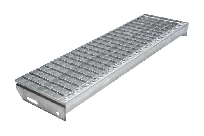 Protidrsne stopnice mrežne rešetke 30x30mm, vroče-cinkano - dolžina mm: 800, širina mm: 240, razdalja med luknjami: 120, teža v kg na kos: 5.1