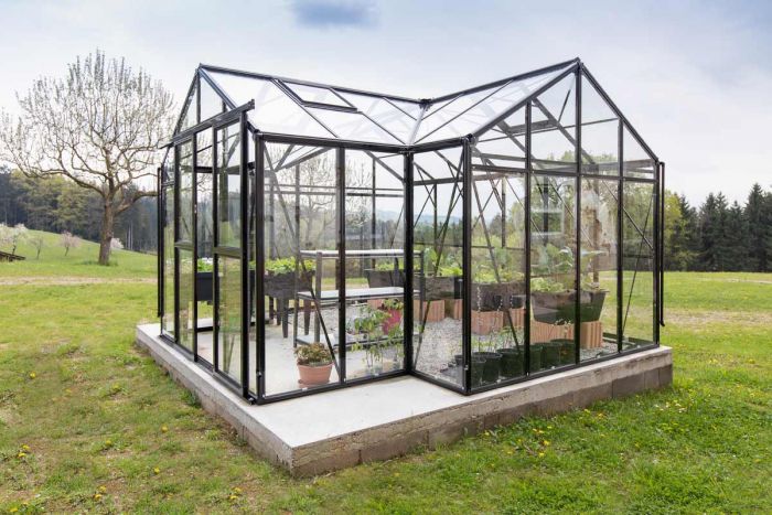 Toplogredna hiška model Chili - barve: črna, Zasteklitev: pravo steklo 4 mm, dolžina: 3810 mm, višina: 3770 mm, širina: 2500 mm