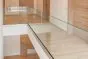 Steklena ograja čelna montaža - eloksiran aluminij -  Izvedba: za predhodno montažo, za debelino stekla: 20,76-21,52 mm, dolžina: 5 m
