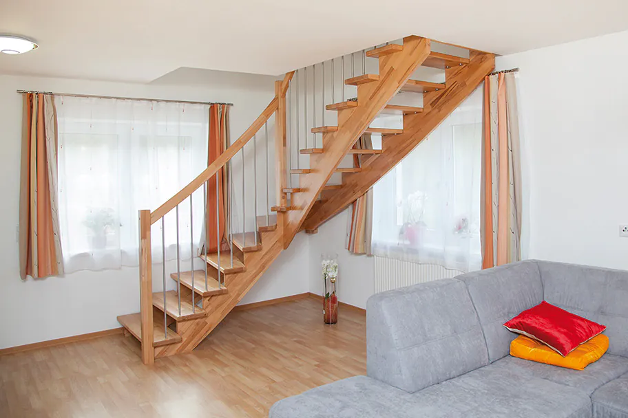 006-Holzwangentreppe-Trend-Buche-Rustikal